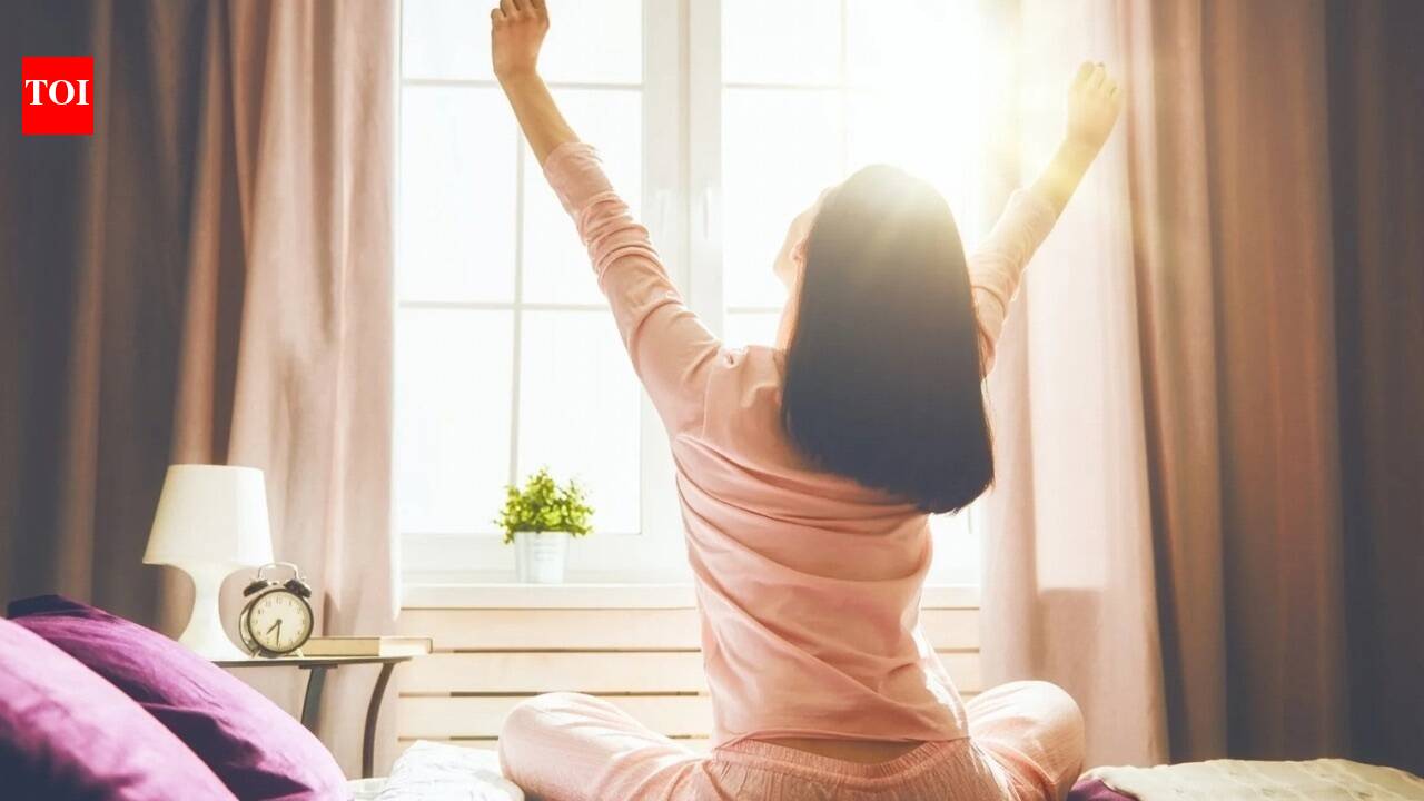 Psychology says people who swear by manifestation often start with this 5-minute morning habit and it changes how they notice opportunities⁩ |