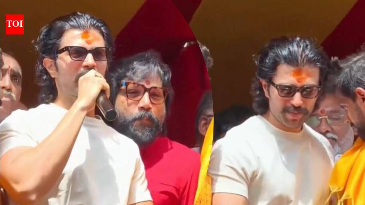 'Arjun Reddy' duo Sandeep Reddy Vanga and Vijay Deverakonda join Bonalu celebrations with fans in Hyderabad; Faria Abdullah joins with special dance | Telugu Movie News