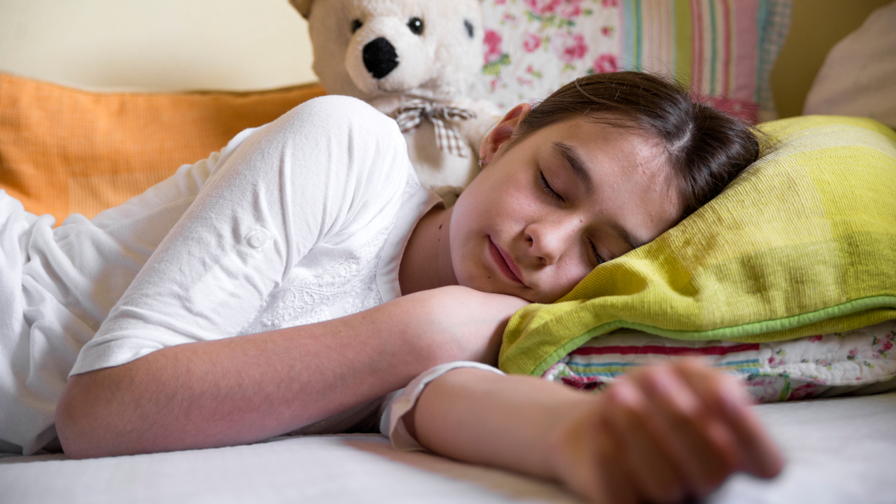 Your teenager sleeps till noon on weekends? Science explains why parents should stop calling it “laziness”