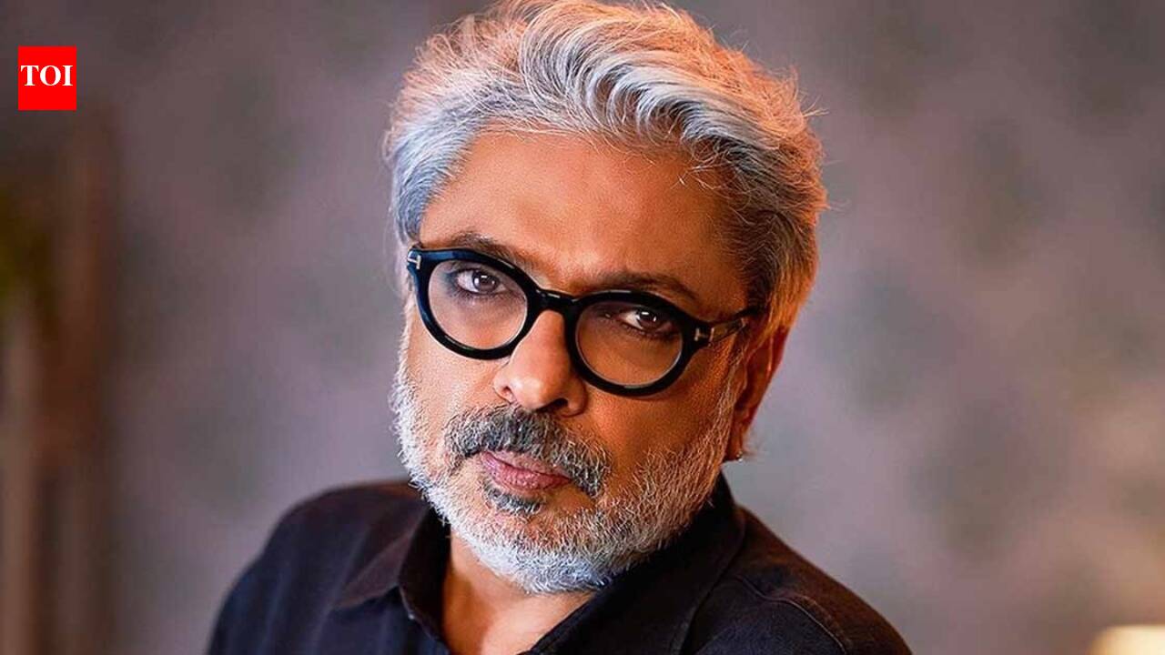 When Sanjay Leela Bhansali defended Aishwarya Rai Bachchan's fashion choices; 'If she wears something, she is representing the country'