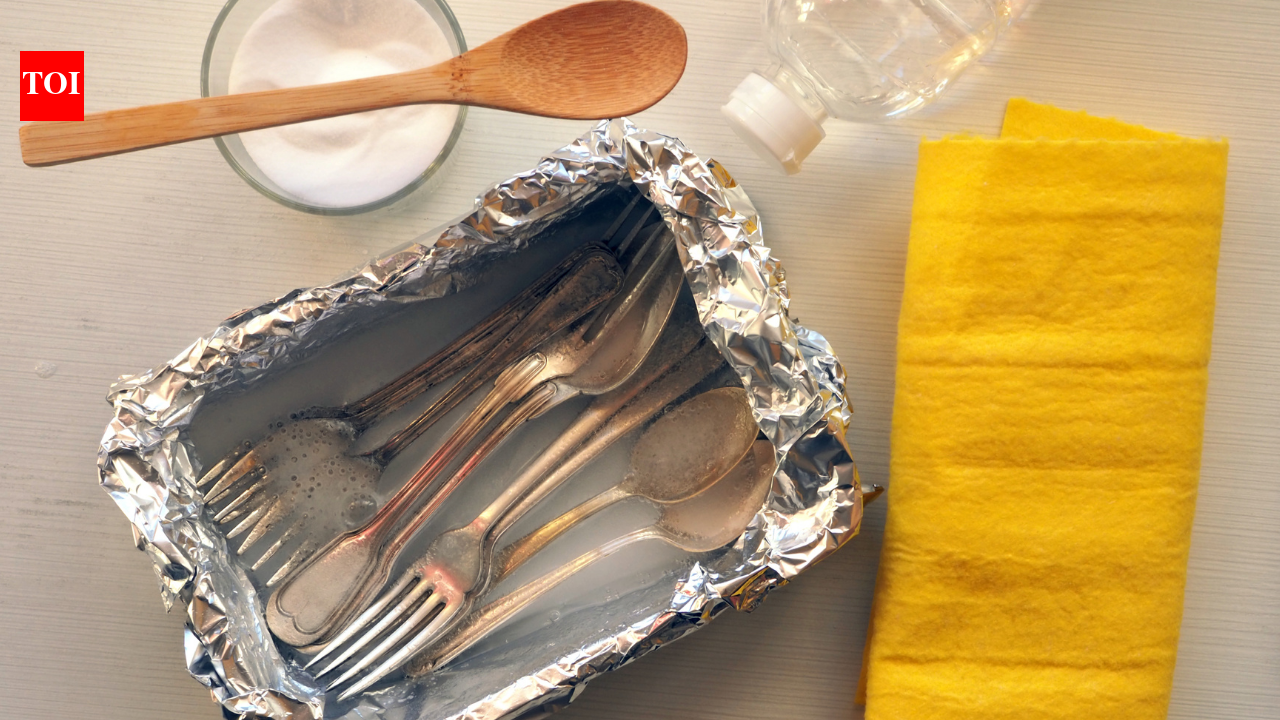 Simple and easy DIY trick to clean silver utensils without scrubbing