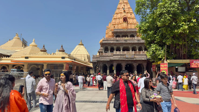 Stampede-like situation at Ujjain temple leaves devotees injured