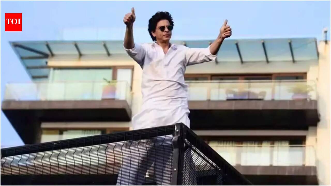 Shah Rukh Khan's Mannat sees two snakes in the property's lawn; one rescued other still missing - Report |
