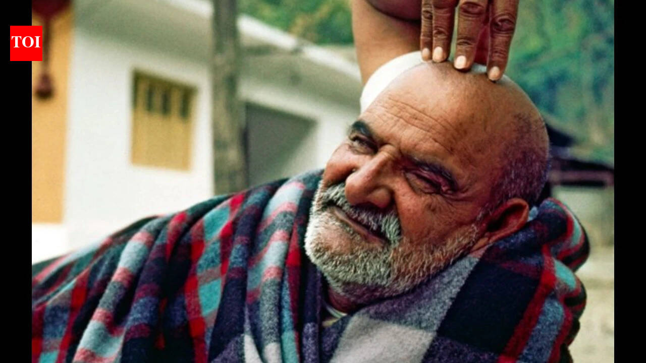 Neem Karoli Baba: Quote of the day by Neem Karoli Baba: “Even if a person hurts you, give him love. The worst punishment is to throw someone out of your heart.”What Maharajji advises on acting with compassion even in times of pain