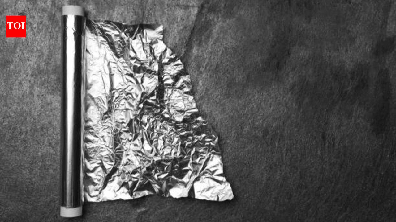 DIY home hack: How aluminium foil can help you check moisture on damp walls