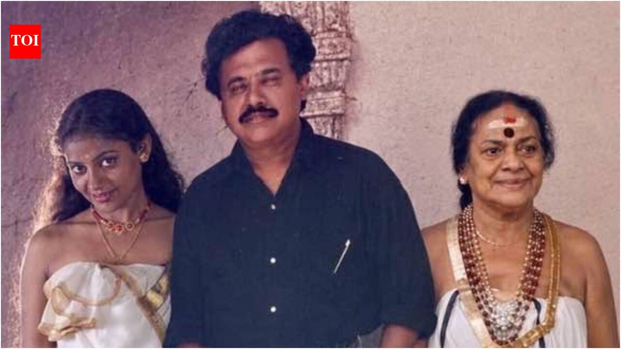 Vinayan questions Sukumari's death; asks, 'Was the news that she died after her clothes caught fire really true?' | Malayalam Movie News