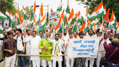'AKs used against students': RJD leaders march to Raj Bhavan against paper leaks, job crisis | India News
