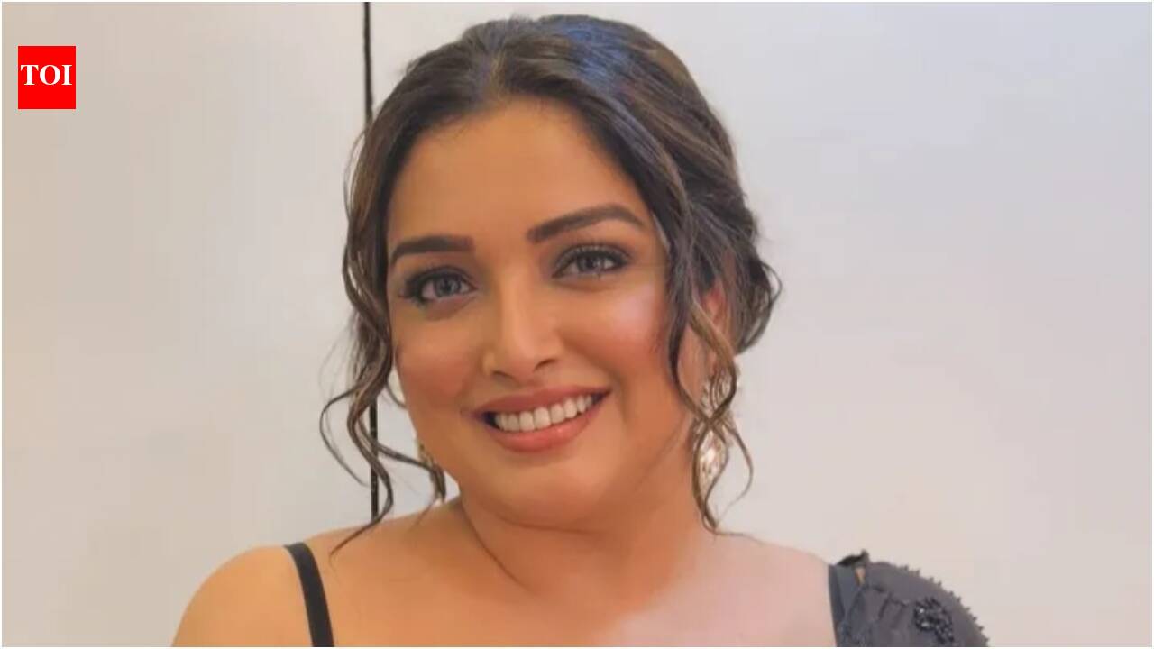 Aamrapali Dubey loses cool over dating rumours with Nirahua, says 'Mere baare mein baat karne se pehle' | Bhojpuri Movie News