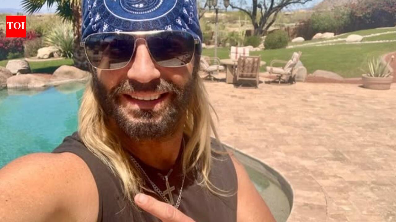 Bret Michaels cancels the remainder of the ‘Live and Amplified’ tour as he recovers from his kidney stone surgery: 'He will be taking the next several months off to heal' |