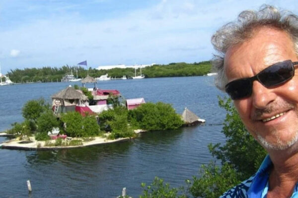 A British artist collected more than 100,000 plastic bottles and built an artificial island with a house, ponds and a waterfall | World News