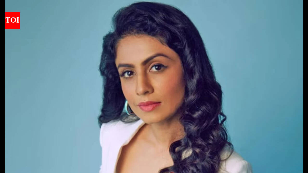 Manasi Parekh recalls Nepal floods; "We were 5 hours away from the place where the incident happened" | Gujarati Movie News