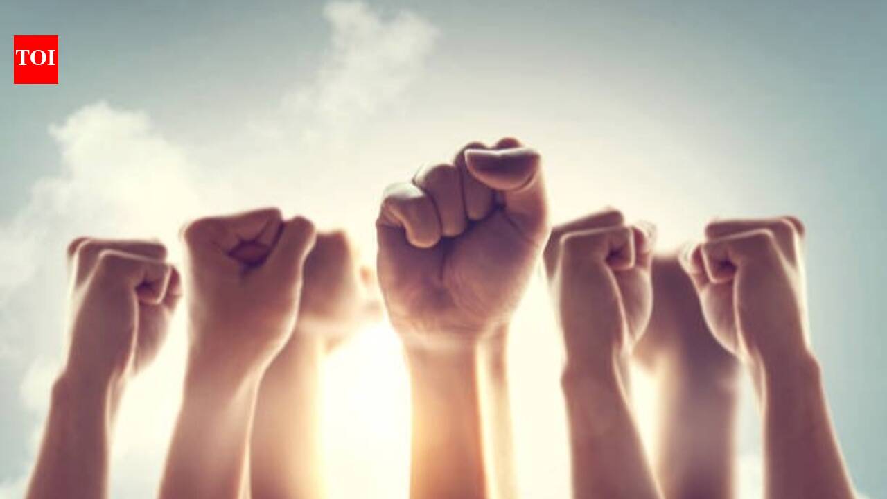 7 Powerful manifestations for confidence: Build self-belief, quiet self-doubt and step into your power with these simple manifestations you can repeat every day |