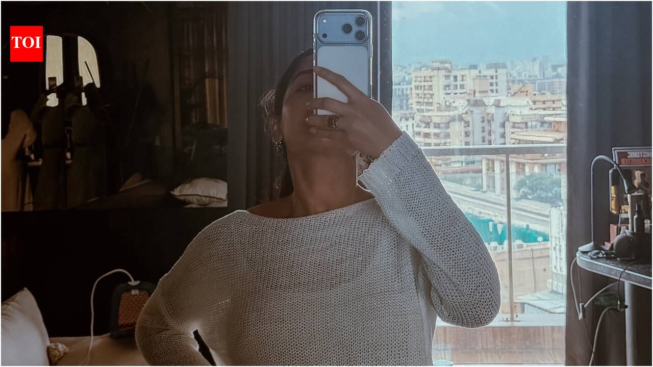 Mom-to-be Samantha Ruth Prabhu shows off pregnancy GLOW and baby bump in new pics, REACTS to fan's name pick for baby boy |