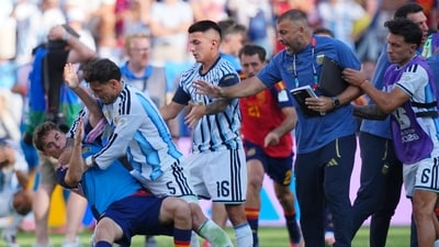 FIFA bans Leandro Paredes for 10 games for World Cup brawl; Argentina FA also fined for Falklands banner