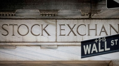 Wall Street mixed as SpaceX, AMD fall while Dow and S&P 500 rise on peace hopes and Fed rate bets