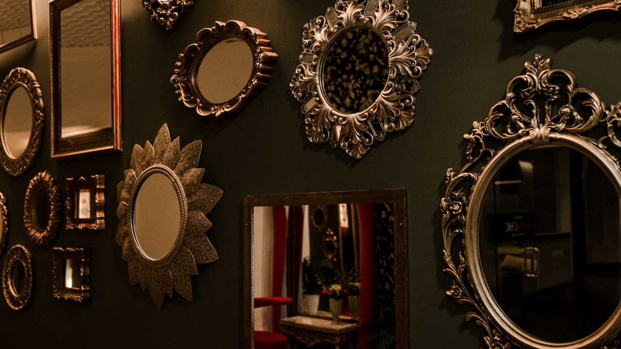 That empty wall doesn't need another painting: 8 DIY ideas to turn blank space into something useful