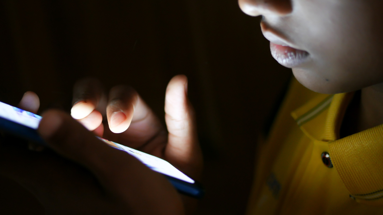 Teen Sleep Habits: Your teenager may be losing sleep after midnight without you knowing, warns study: Why parents may need to rethink one bedtime habit |