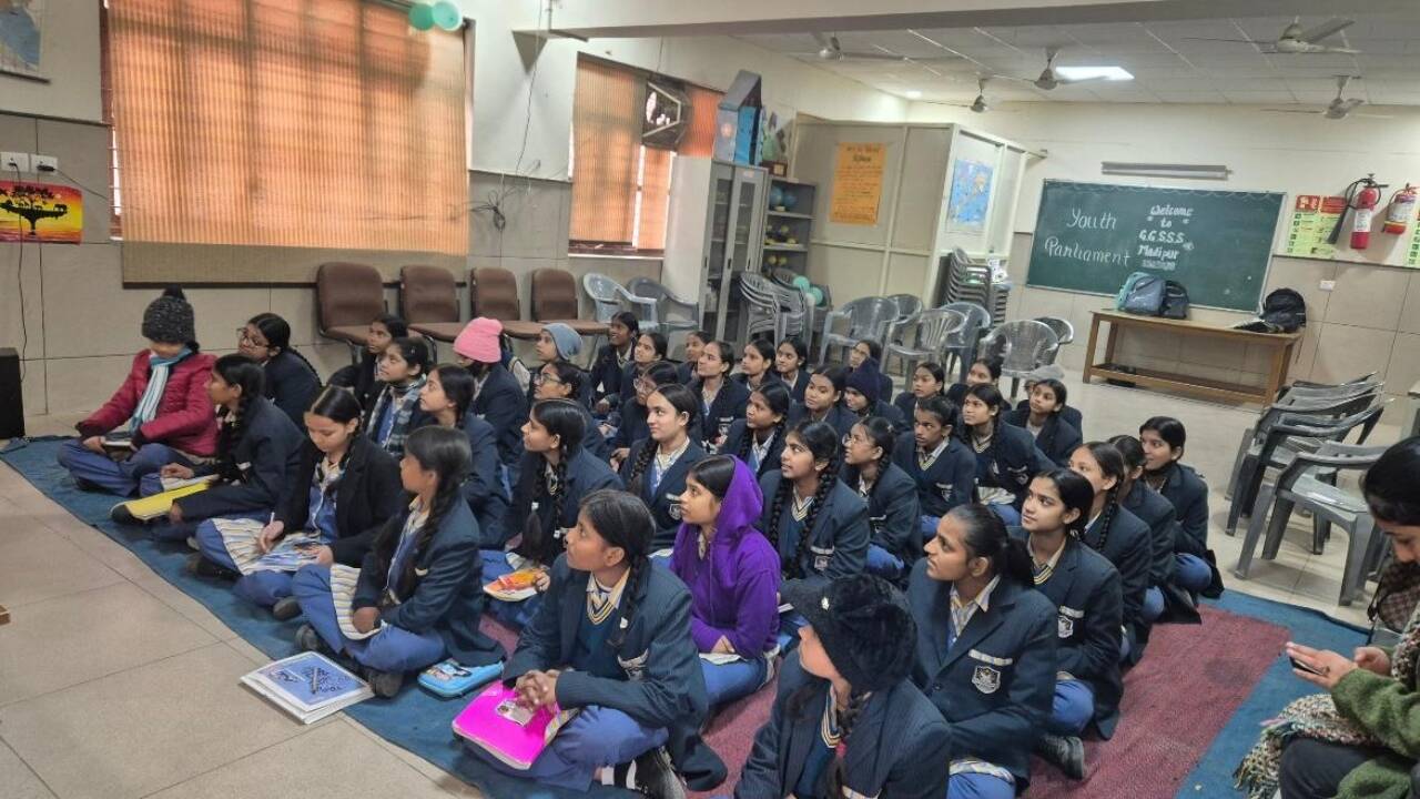 She saw textbooks being thrown away at 14. What this Delhi teenager did next is now helping 6,000 students |