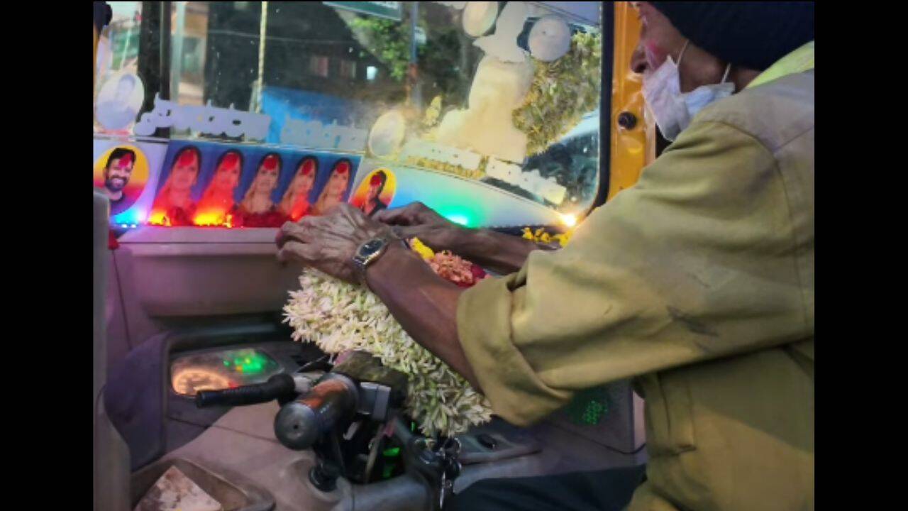 Eight years after his wife’s death, yet he still saves a place for her every day: Bengaluru auto driver’s story is a quiet portrait of love and loss