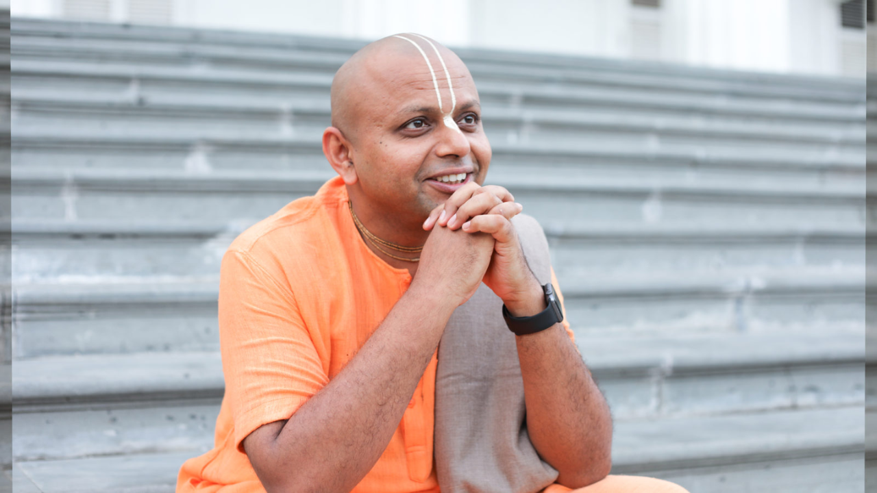 “Don't just be the needle, be the needle and thread”: Gaur Gopal Das on the one thing that can help relationships heal after fights