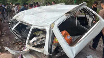 6 dead, 3 hurt as vehicle falls into gorge in J&K’s Poonch | India News