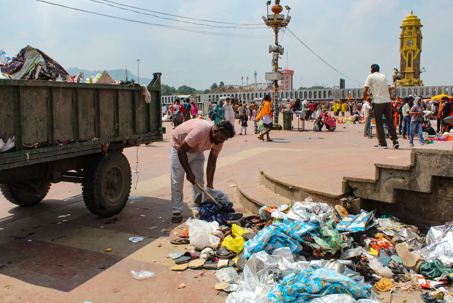 Haridwar struggles with 7,000 tonnes of post-Kanwar Yatra garbage as plastic, urine bottles pile up at Har-Ki-Pauri
