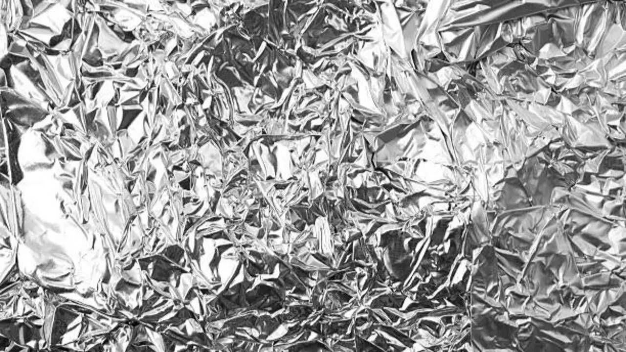 Where to store aluminium foil so that it lasts longer and doesn't get damaged
