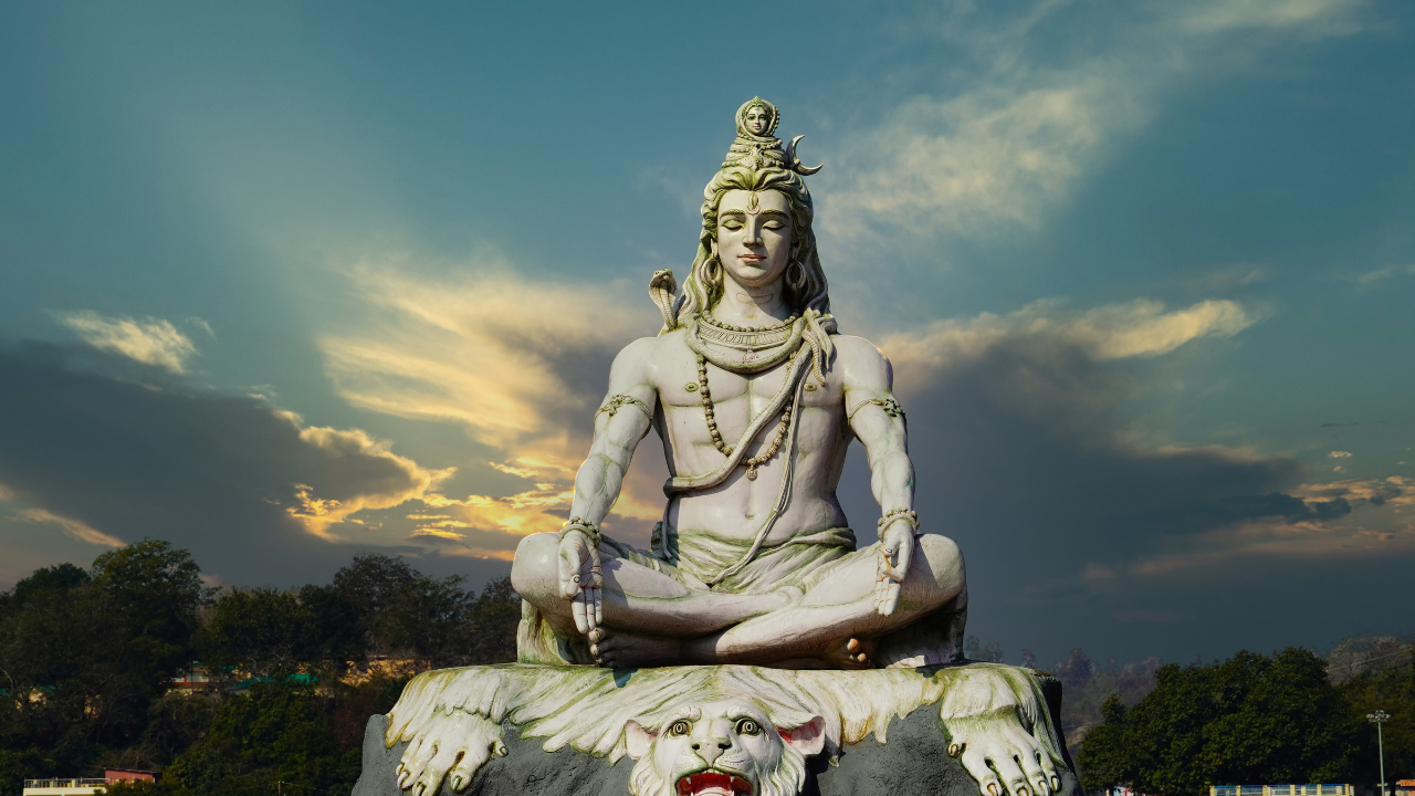 Foods to eat and avoid during Sawan, according to Ayurveda