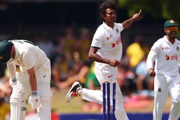 Australia 208/7 in 74.5 Overs