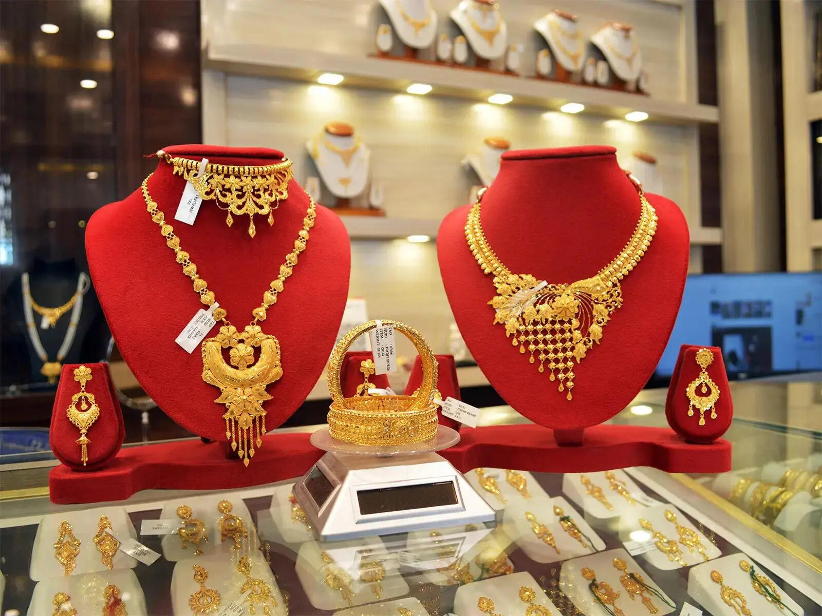 Gold, Silver Rate Today Live Updates: Bullion prices may climb further as global economic cues take centre stage