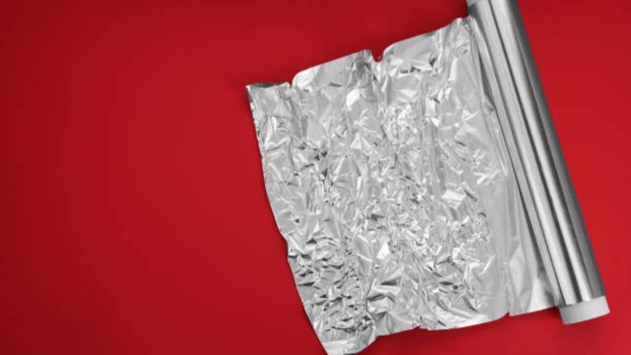 5 smart ways to use aluminium foil while travelling