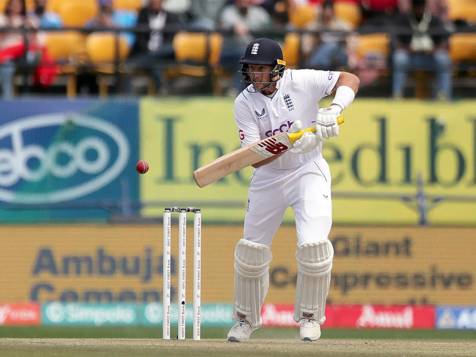 England 112/2 in 25.0 Overs