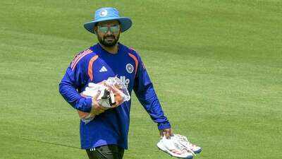 'Sab talvaar chalayenge': Rishabh Pant's hilarious Ravindra Jadeja banter with Sarfaraz Khan caught on stump mic - WATCH | Cricket News