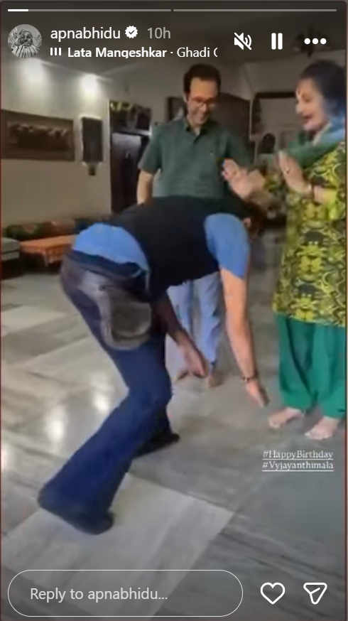 Jackie Shroff kneels down, touches and kisses Vyjayanthimala's feet as she turns 93, calls the 'Jewel Thief' actress his 'favourite'