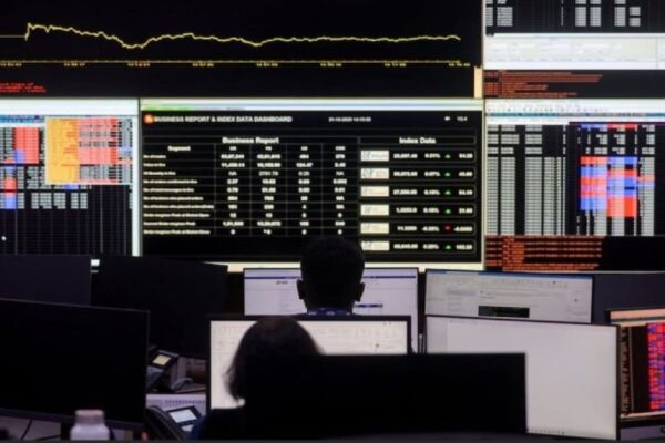 Closing Bell: Markets recover from day's lows, but FMCG drag keeps indices lower