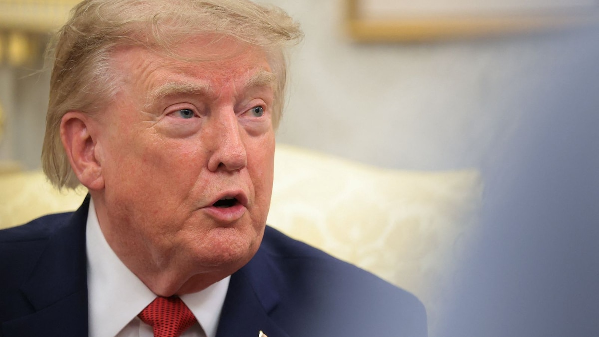 Trump stock disclosure shows more than 1,000 trades in June