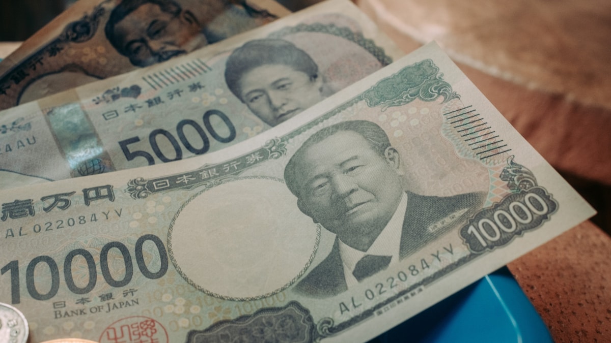 Yen surrenders nearly half its gains from US-Japan intervention