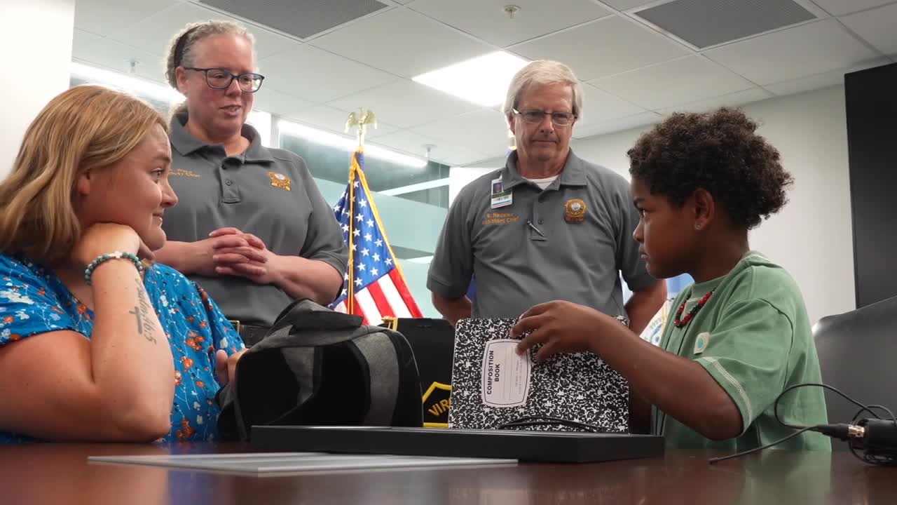 7-year-old American boy labeled ‘hero’ after calmly calling 911 when his mother suffered seizure; parenting lesson to take home