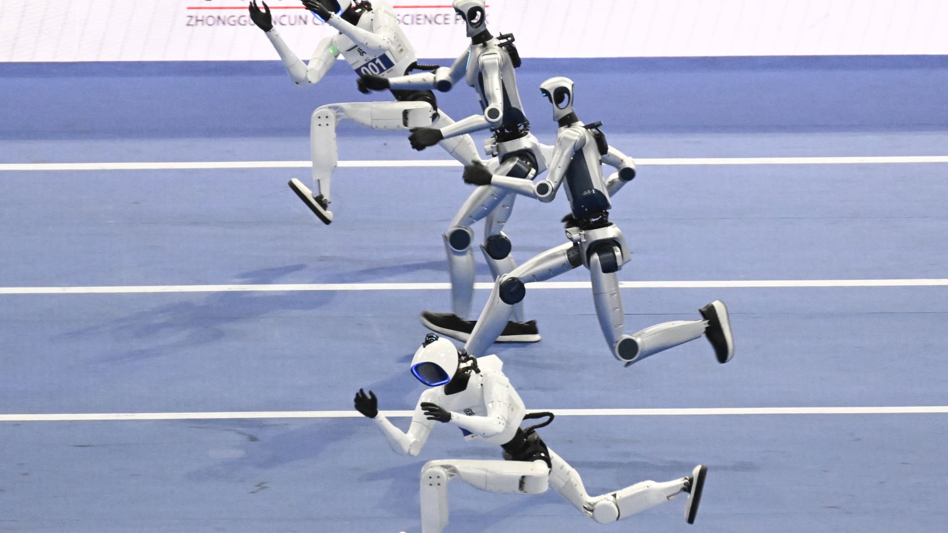 China's AI leaders keep quiet despite U.S. 'publicity' on tech risks