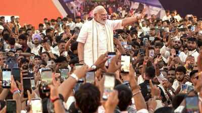 'Some can never be happy with India's vikas': PM Modi renews 'naraz fufa' jibe at Congress in Vadodara | India News