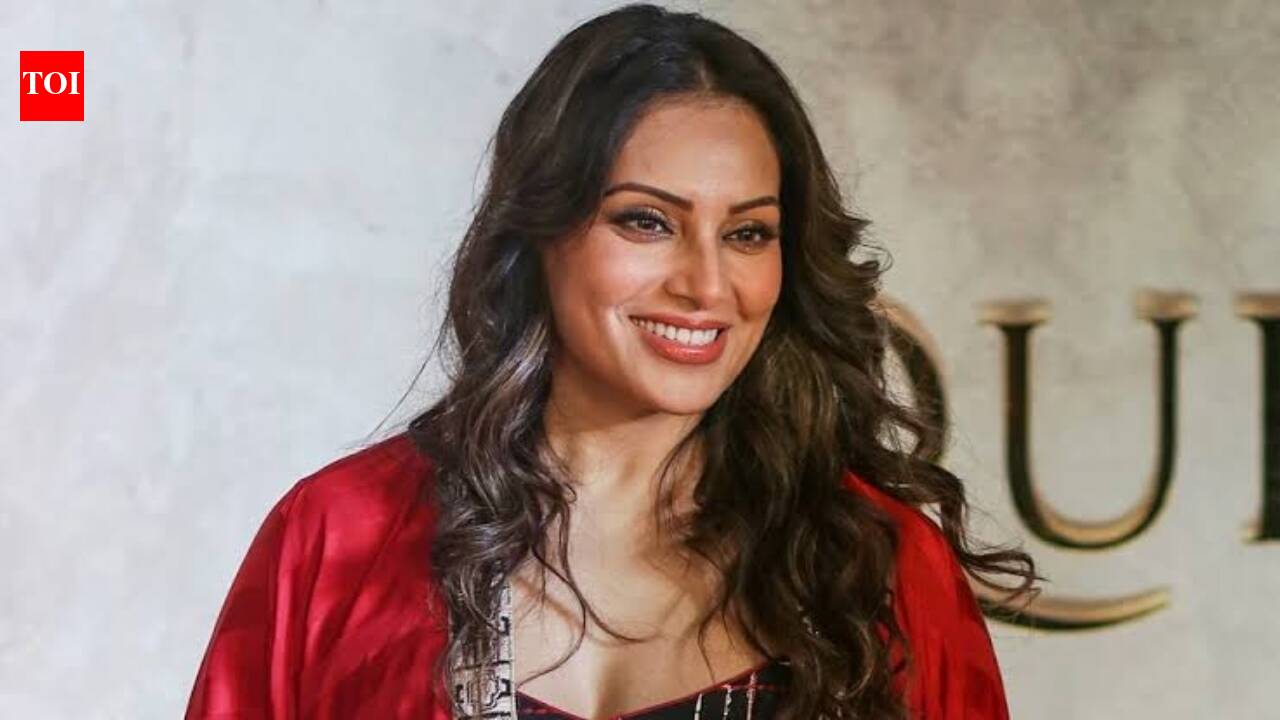 Bipasha Basu recalls facing insensitive behaviour from paparazzi after giving birth to daughter Devi: 'The conversation around women’s bodies is quite bizarre' | Hindi Movie News