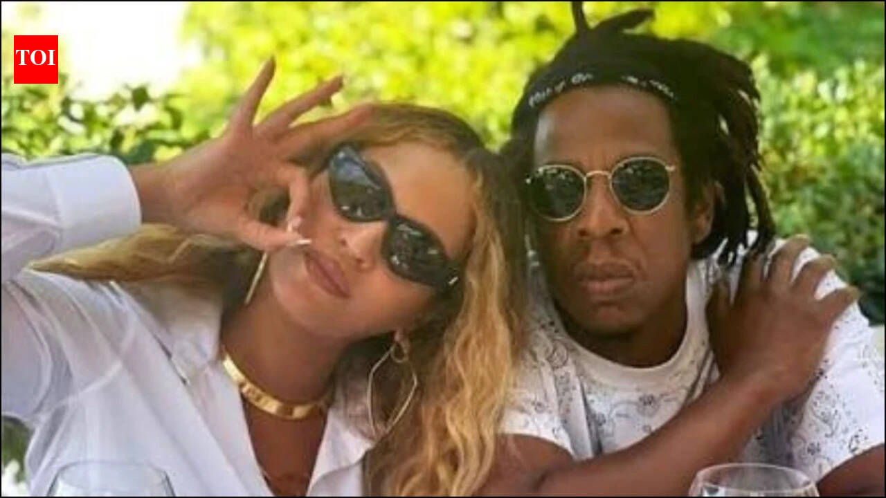 Jay-Z celebrates Beyoncé celebrate their birthday on stage; pauses London gig to serenade her in front of everyone |