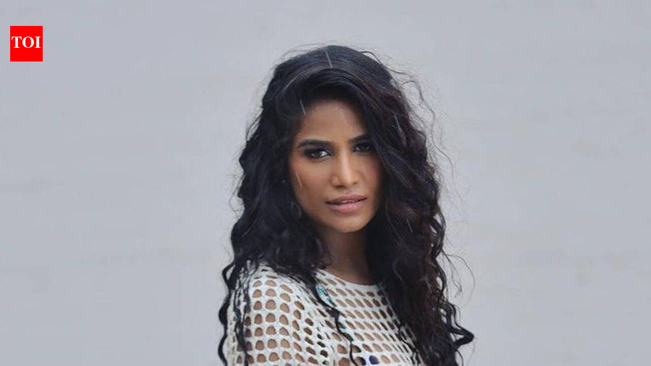 Poonam Pandey slams Swara Bhasker’s ‘Padmaavat’ jauhar criticism as 'a very stupid thing to say': ‘Sanjay Leela Bhansali showed a film based on history' |