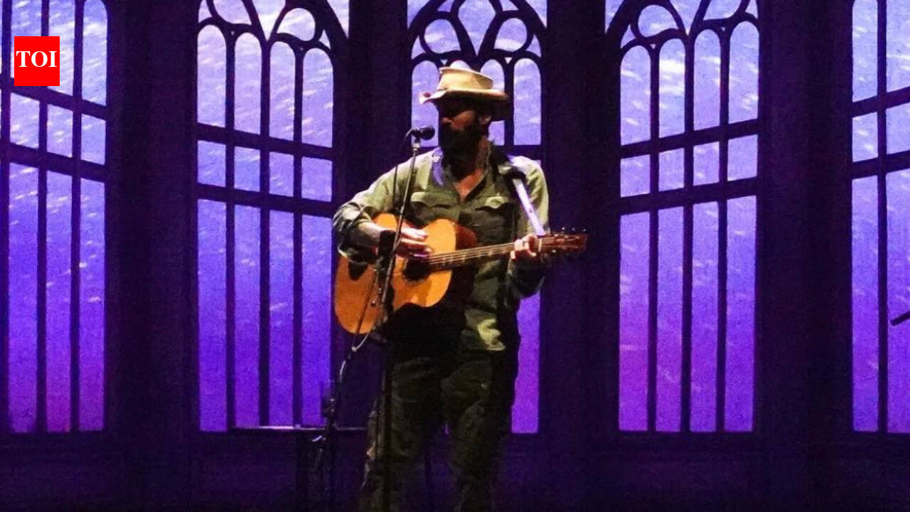 Ray LaMontagne collapses on stage during the Nashville show due to dehydration; team updates say he 'is in good hands with the local EMS and…’ |