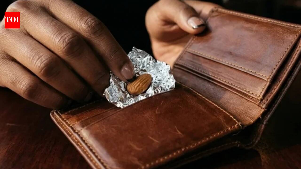 Wrapping an almond in aluminium foil: What this simple hack is for and why people recommend it