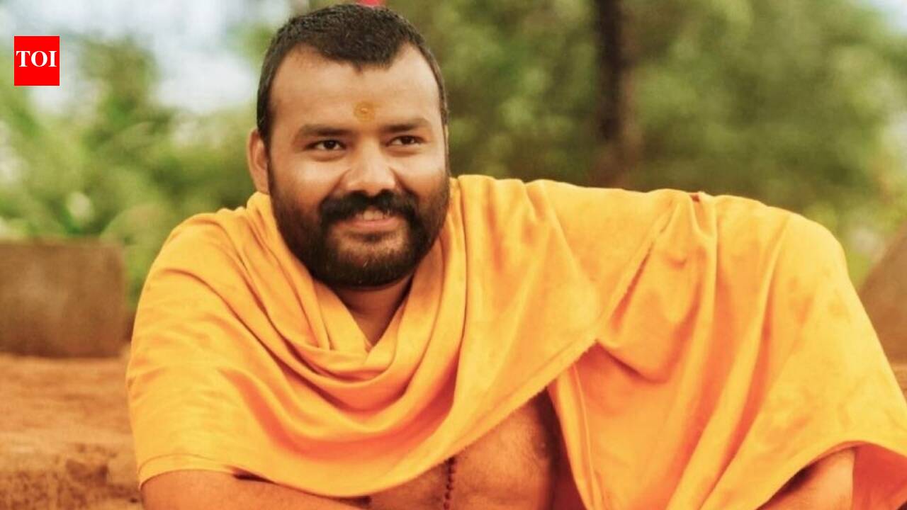 'Hanuman Ansh' actor Shobhinaw Satyaa came on board when the original actor fell ill on the first day of shoot itself, here's how he got into the role of Neem Karoli Baba | Hindi Movie News