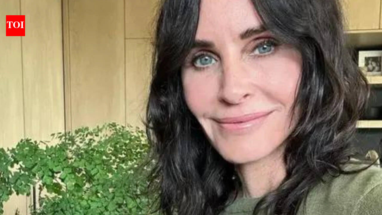 In 1988, Courteney Cox bought a Laurel Canyon mansion for USD 795,000, held a séance and sold it for USD 1.3 million after a chilling encounter: ‘Let’s sell’ |