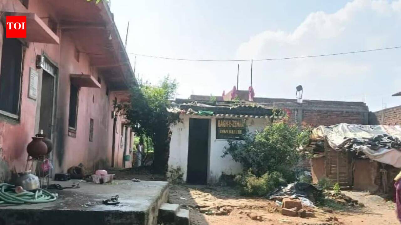 Notices to 38-member Iranian-origin family over draft roll entry in Garhwa | Ranchi News