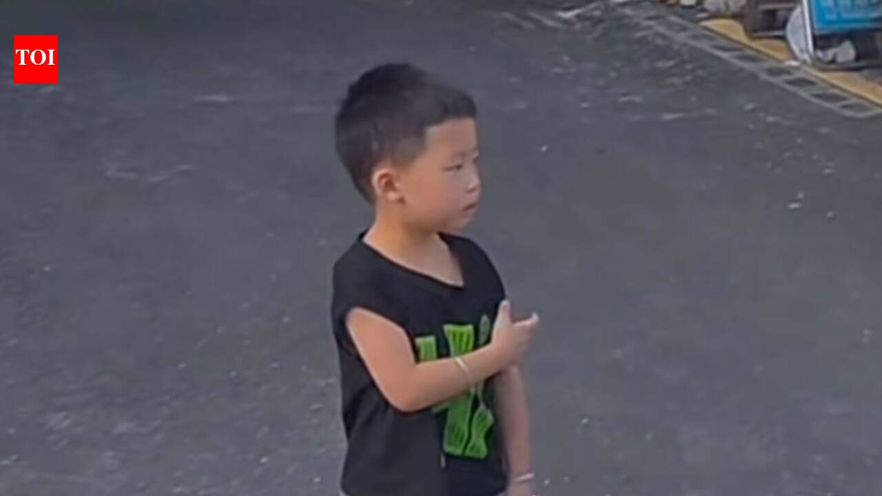 5-year-old ‘restaurant host’ in China goes viral for his adorable way of serving diners; internet can’t get enough