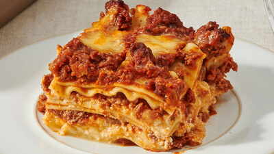 In 2020, a San Diego mom and her toddler began cooking extra meals for struggling neighbours; six years later, the idea has shared 750,000 lasagnas and reached 3 million people